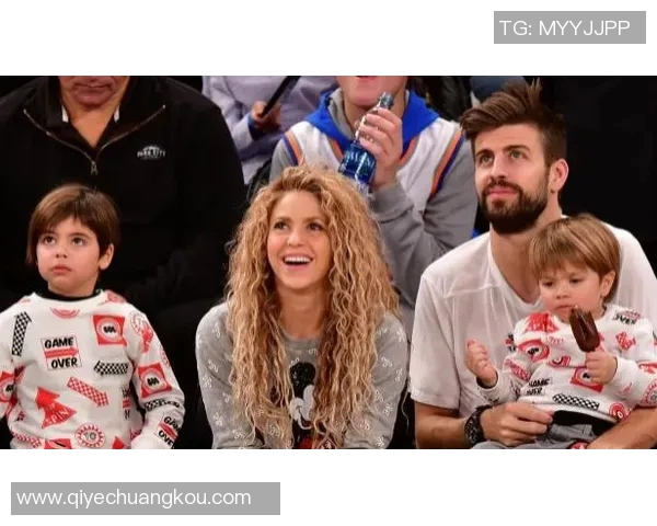 外国足球明星的女友们：她们的魅力与生活背后的故事揭秘