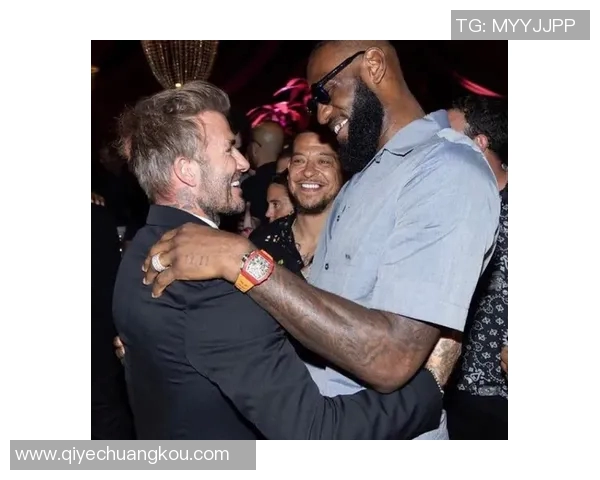 明星同框海外篮球与足球巨星亲密合影展现运动魅力与友谊的精彩瞬间